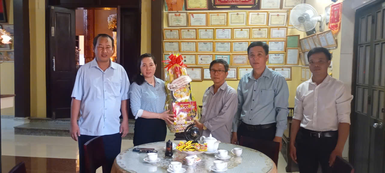 LÃNH ĐẠO ĐẢNG ỦY – ỦY BAN NHÂN DÂN - ỦY BAN MẶT TRẬN TỔ QUỐC VIỆT NAM XÃ LỘC THUẬN THĂM CÁC CƠ SỞ THỜ TỰ TRÊN ĐỊA BÀN XÃ
