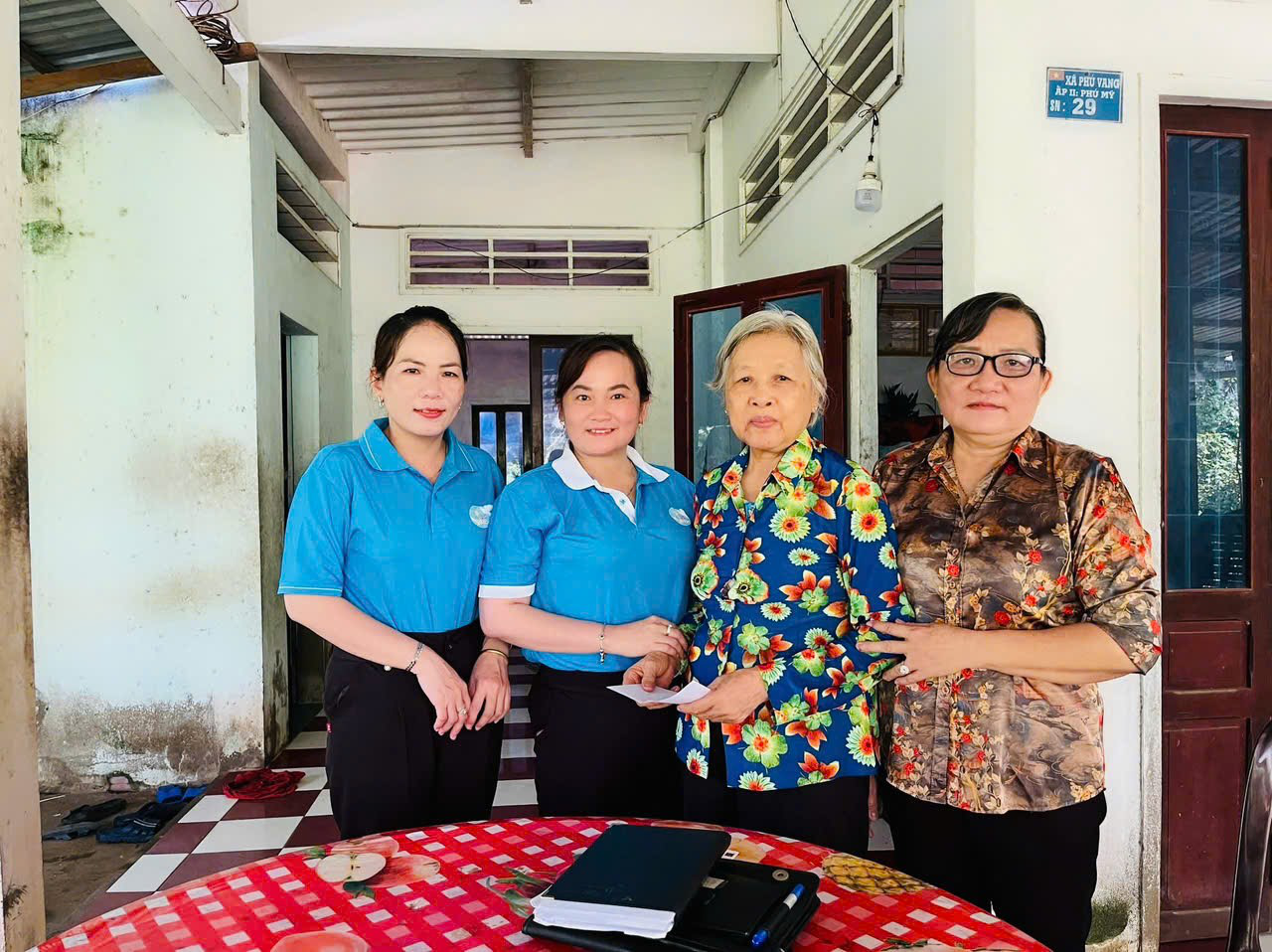 HỘI LIÊN HIỆP PHỤ NỮ XÃ LỘC THUẬN THĂM CÁN BỘ LÃNH ĐẠO HỘI QUA CÁC THỜI KỲ TRÊN ĐỊA BÀN XÃ