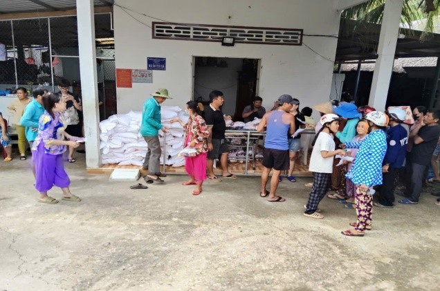 HỘI LIÊN HIỆP PHỤ NỮ XÃ LỘC THUẬN PHÁT HUY PHƯƠNG CHÂM “  KHÔNG ĐỂ AI BỊ BỎ LẠI Ở PHÍA SAU”